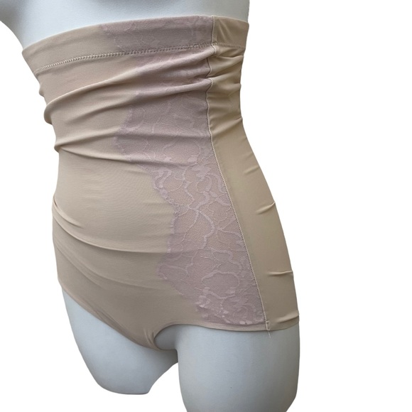 SPANX Assert Red Hot Label Luxe & Lean Firm Control High-Waist Lace Brief Size M - Picture 4 of 10